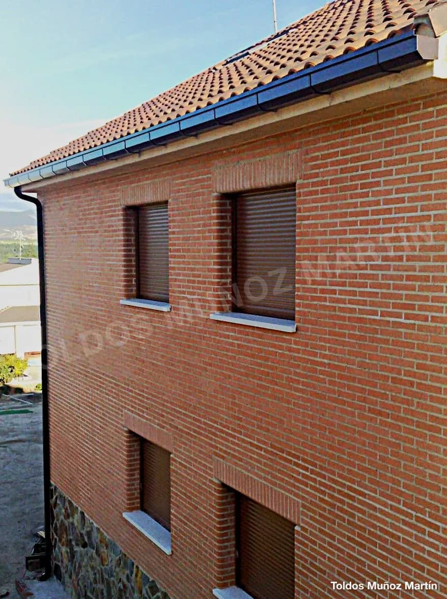 Canalones instalado por Toldos Muñoz Martín – trabajo 1