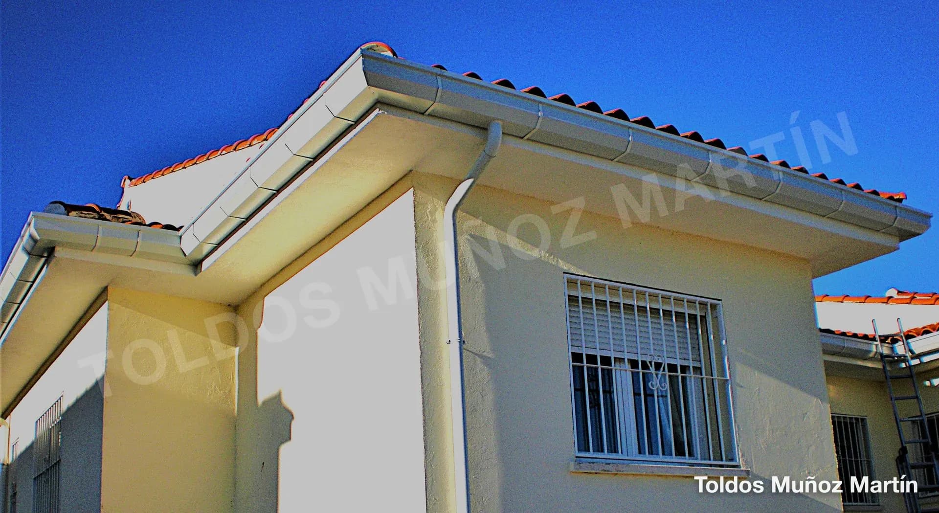 Canalones instalado por Toldos Muñoz Martín – trabajo 5