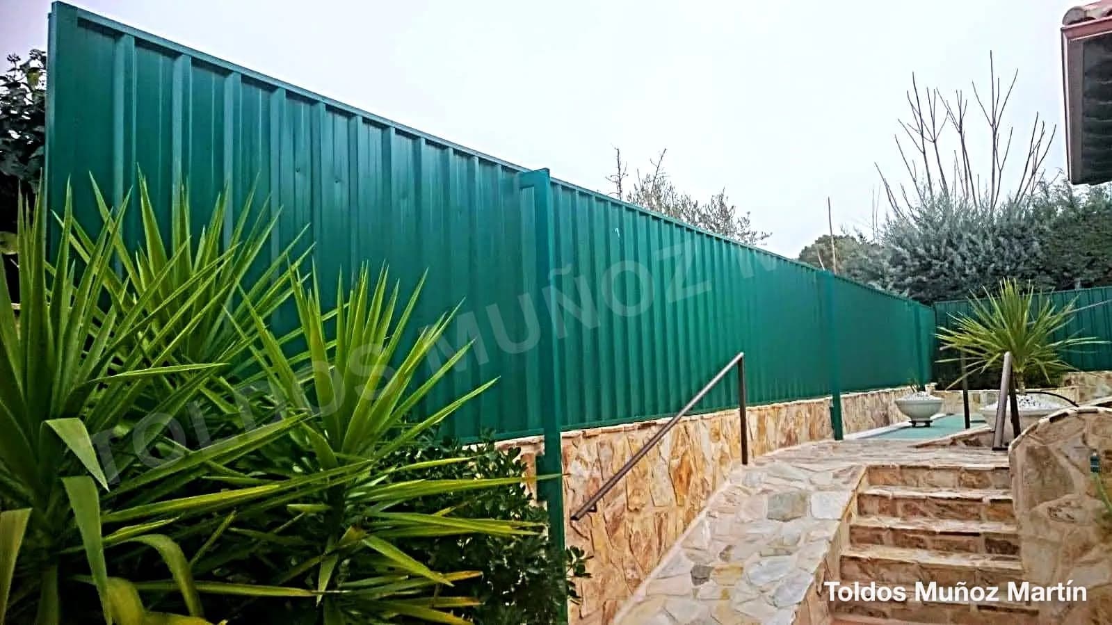 Chapa trapezoidal instalado por Toldos Muñoz Martín – trabajo 1
