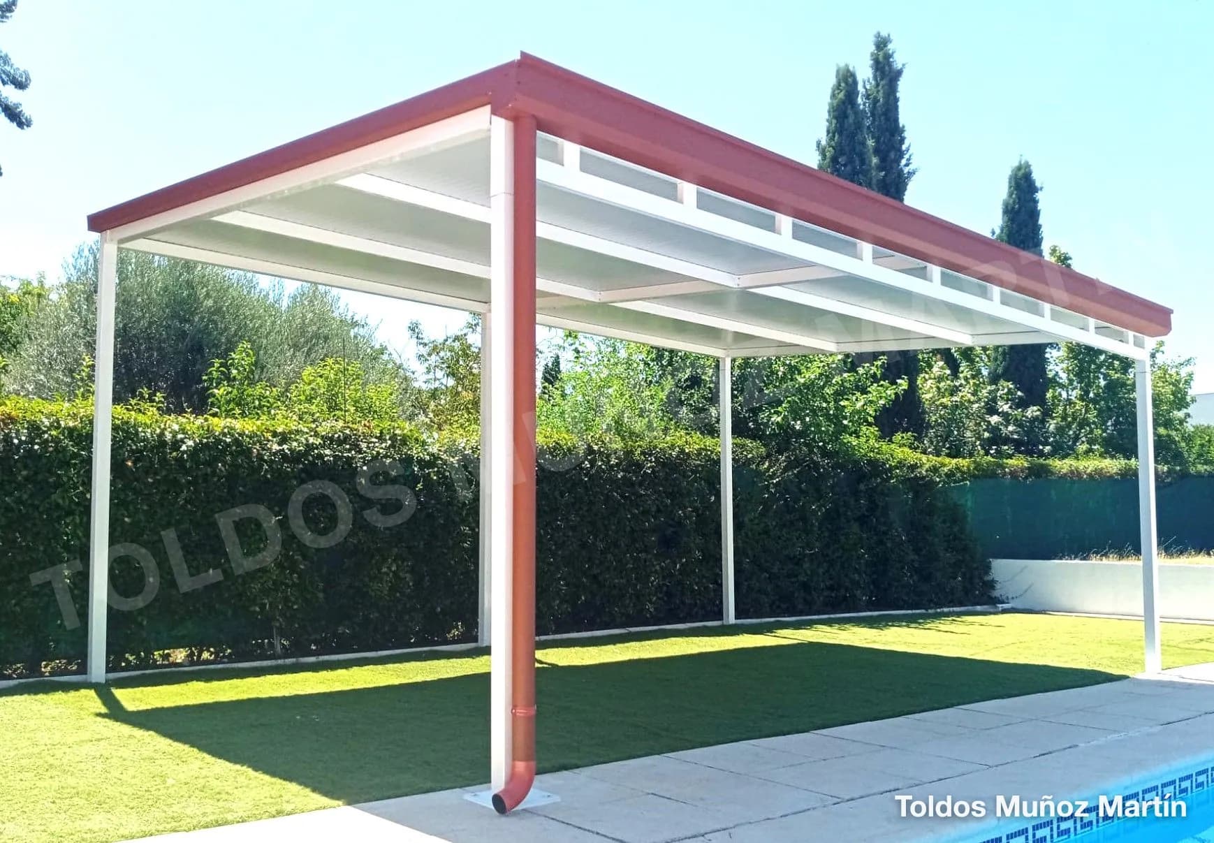 Estructuras de panel sándwich instalado por Toldos Muñoz Martín – trabajo 9