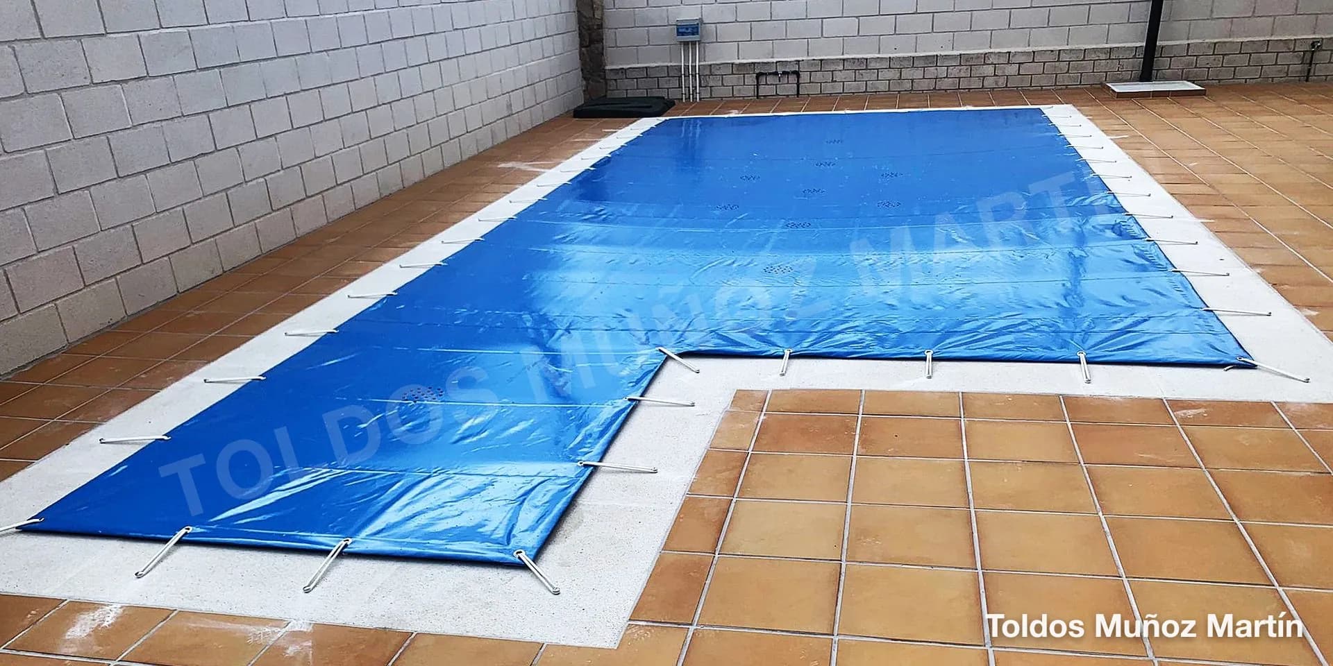 Lonas para piscinas instalado por Toldos Muñoz Martín – trabajo 2