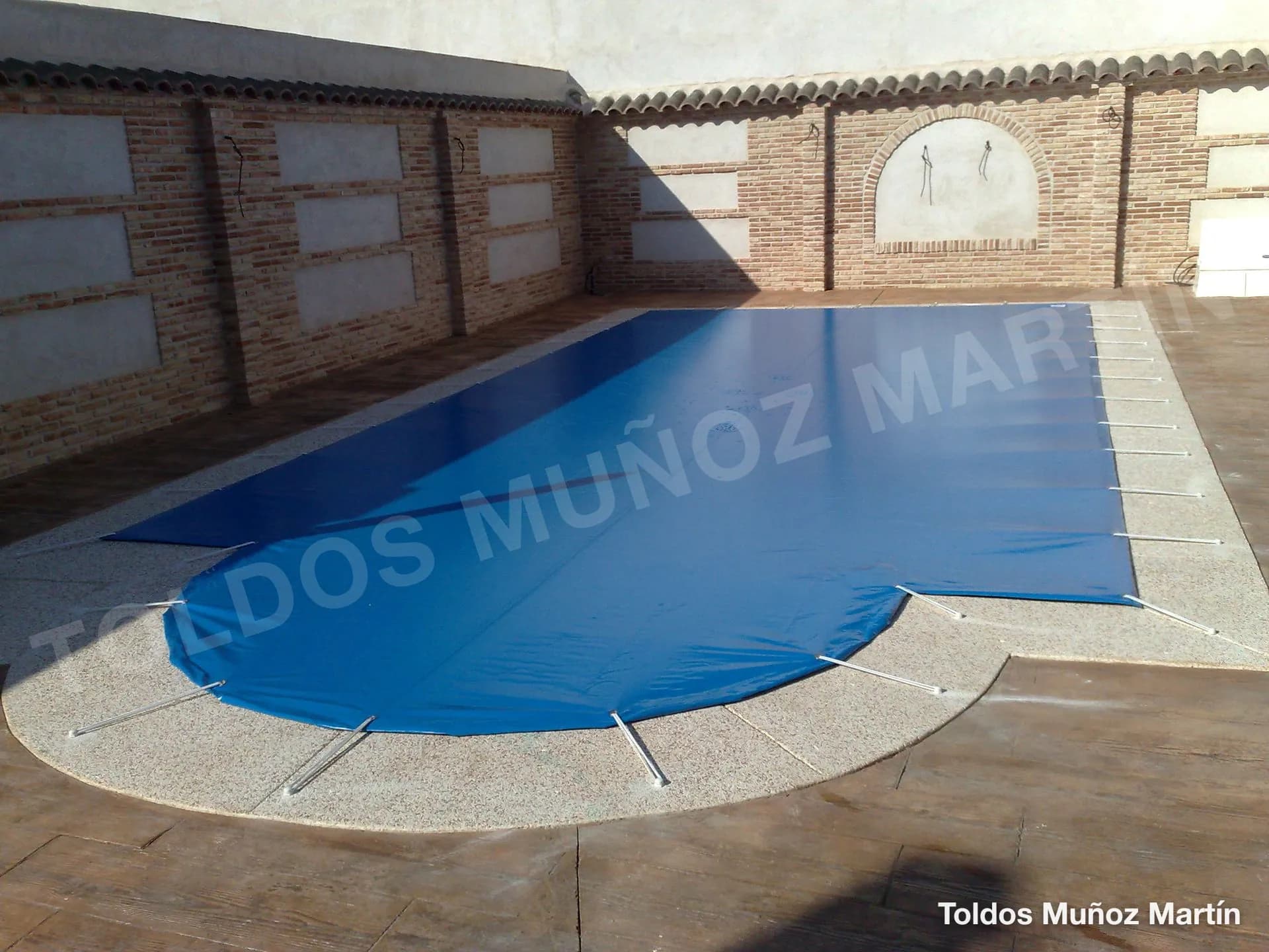 Lonas para piscinas instalado por Toldos Muñoz Martín – trabajo 4