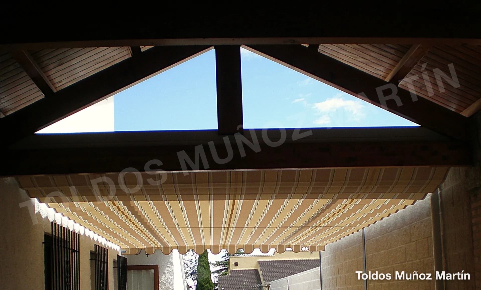 Pérgolas instalado por Toldos Muñoz Martín – trabajo 4