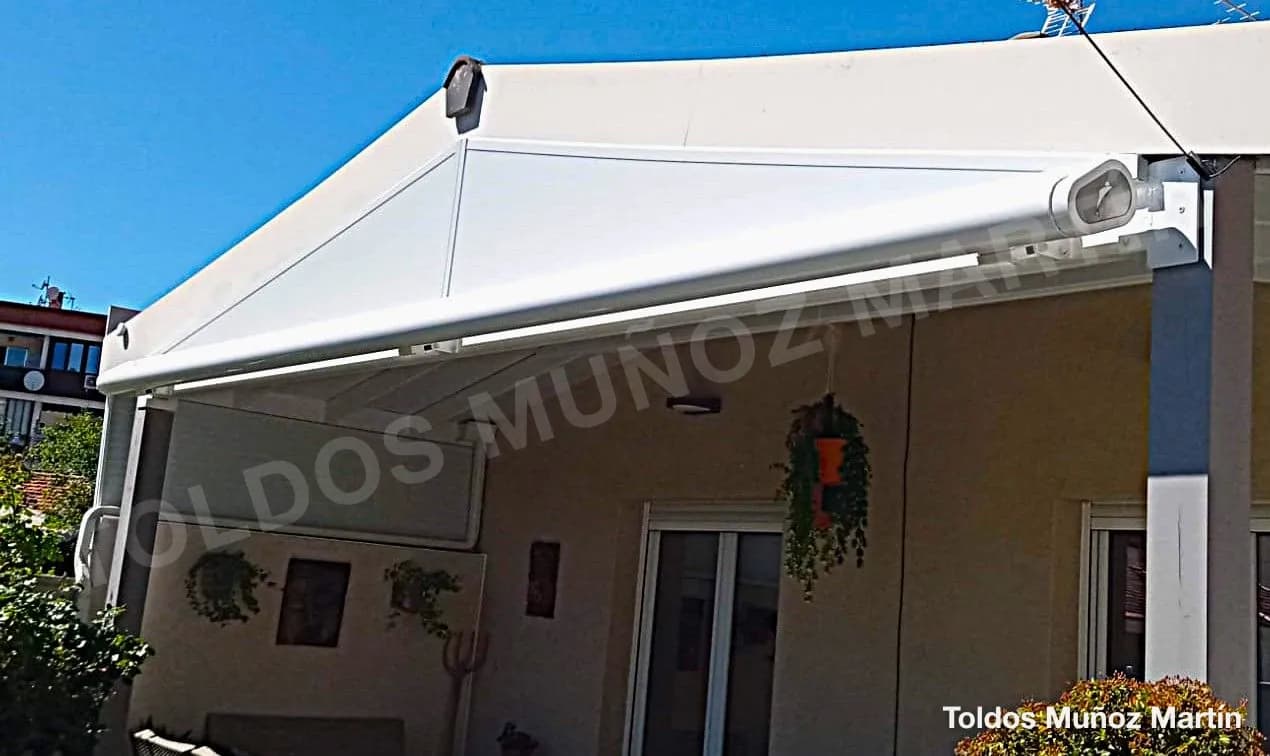 Toldos cofre instalado por Toldos Muñoz Martín – trabajo 7