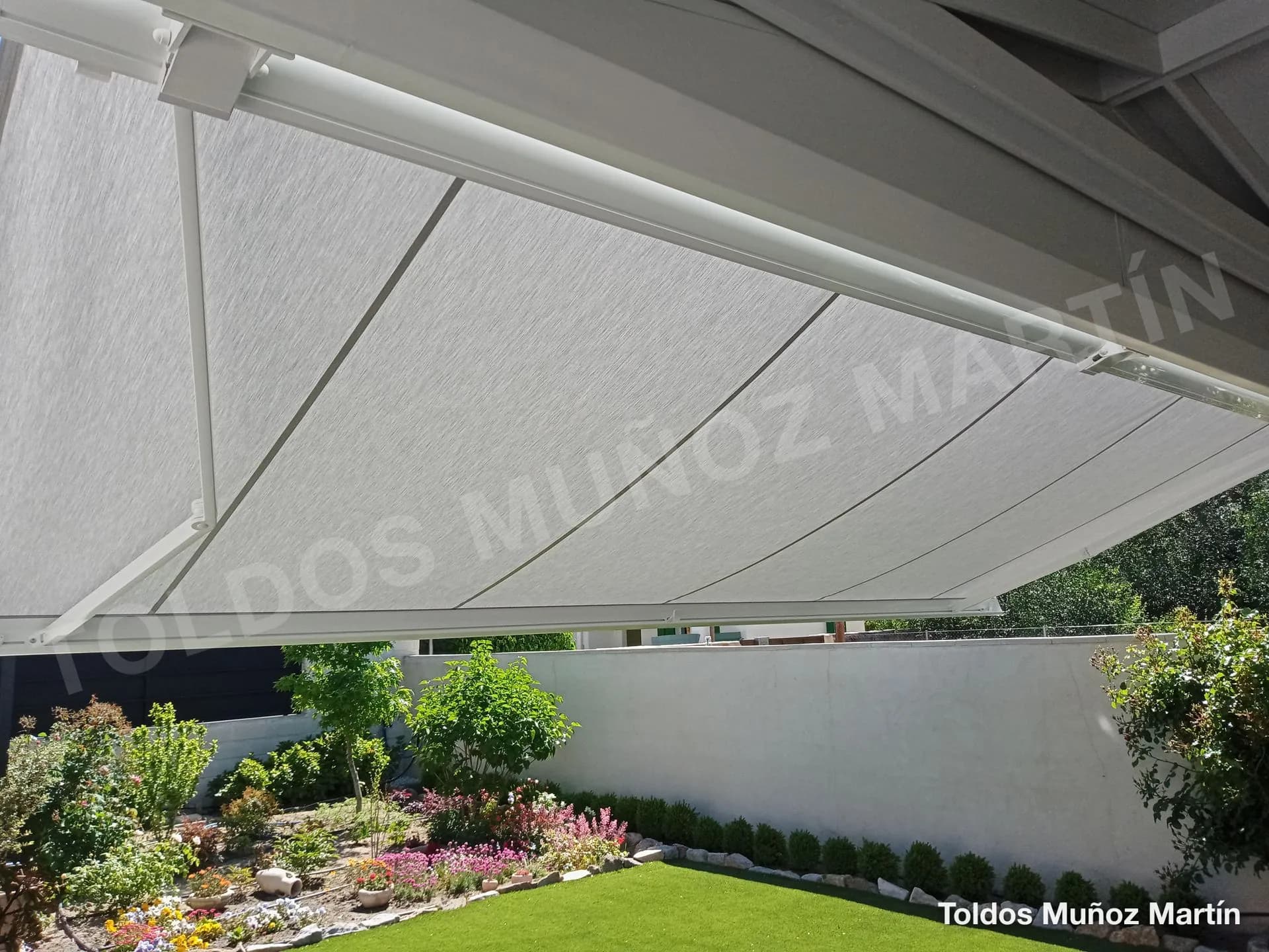 Toldos extensibles instalado por Toldos Muñoz Martín – trabajo 5