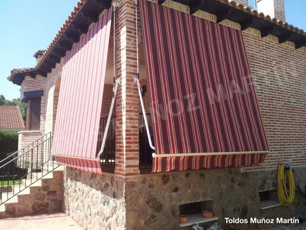 Toldos de portada instalado por Toldos Muñoz Martín – trabajo 7