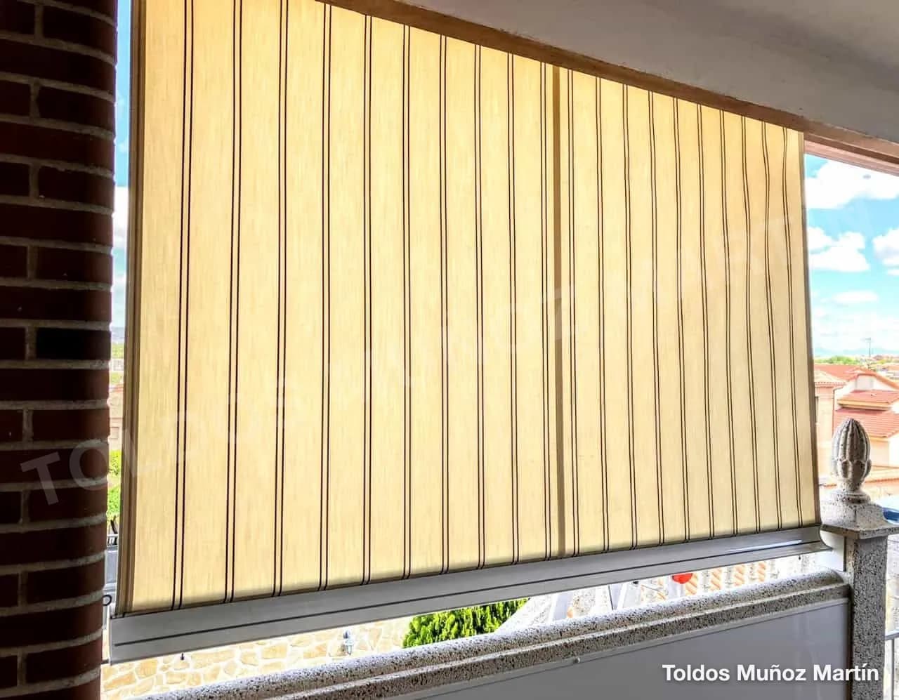 Toldos stor de barandilla instalado por Toldos Muñoz Martín – trabajo 6