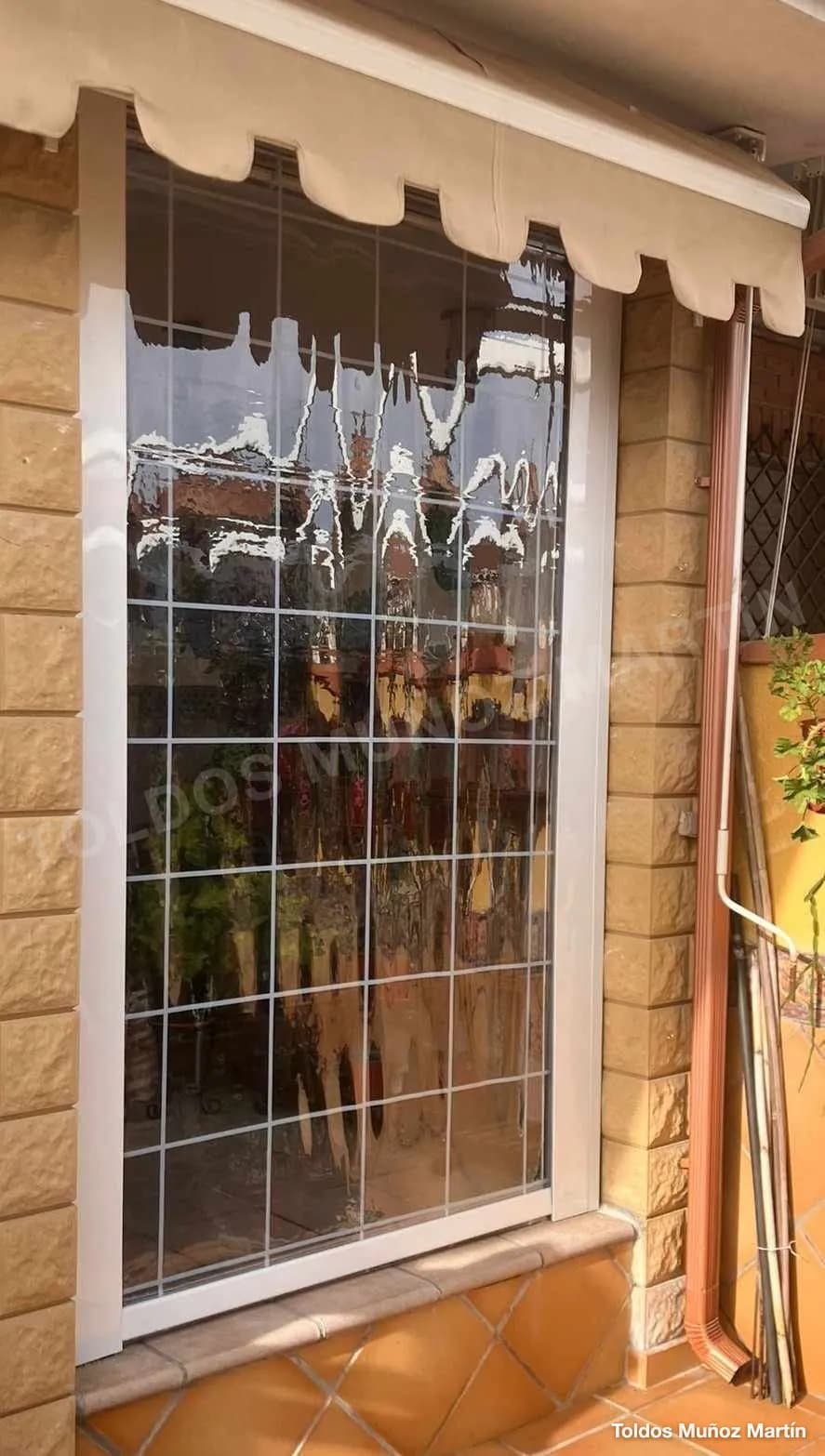 Verticales y cortavientos instalado por Toldos Muñoz Martín – trabajo 5