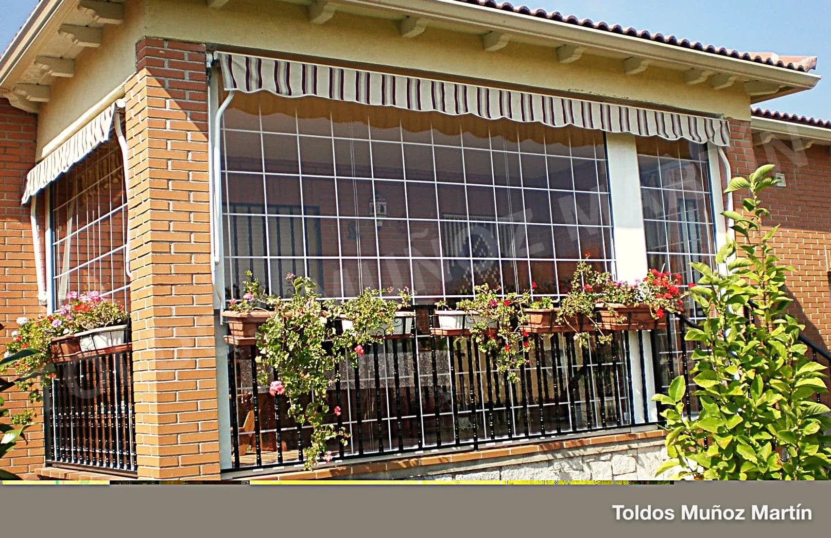 Verticales y cortavientos instalado por Toldos Muñoz Martín – trabajo 8